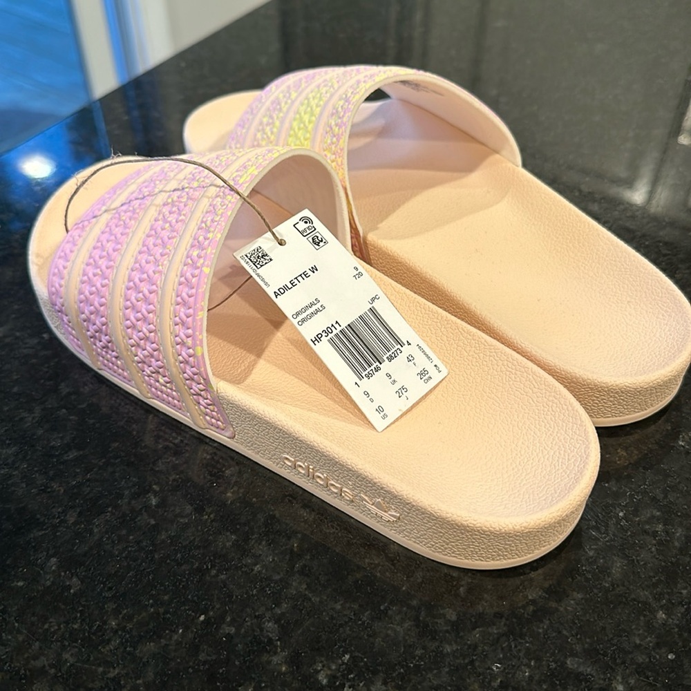 NWT Adidas Slides Women sz 10